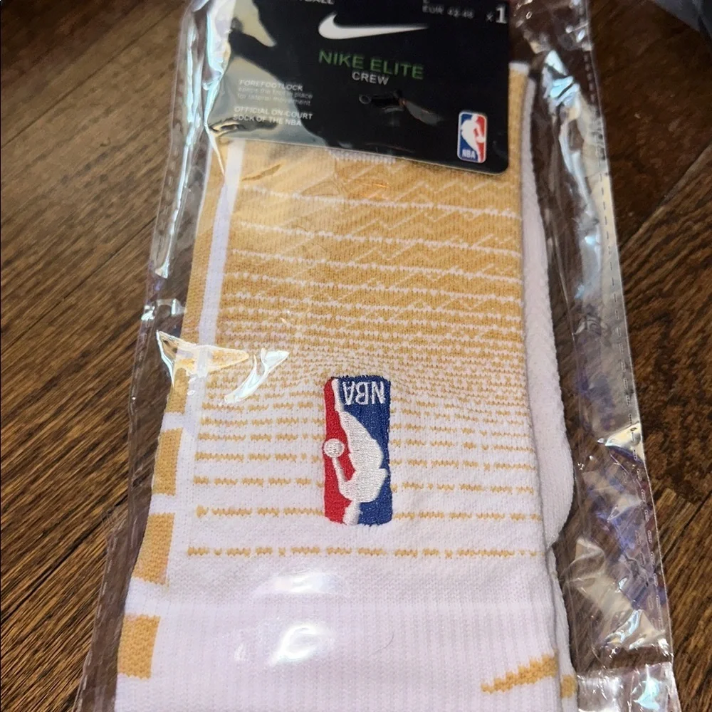 Nike Elite Crew NBA Basketball Sock Gold White - NEW - MENS LARGE